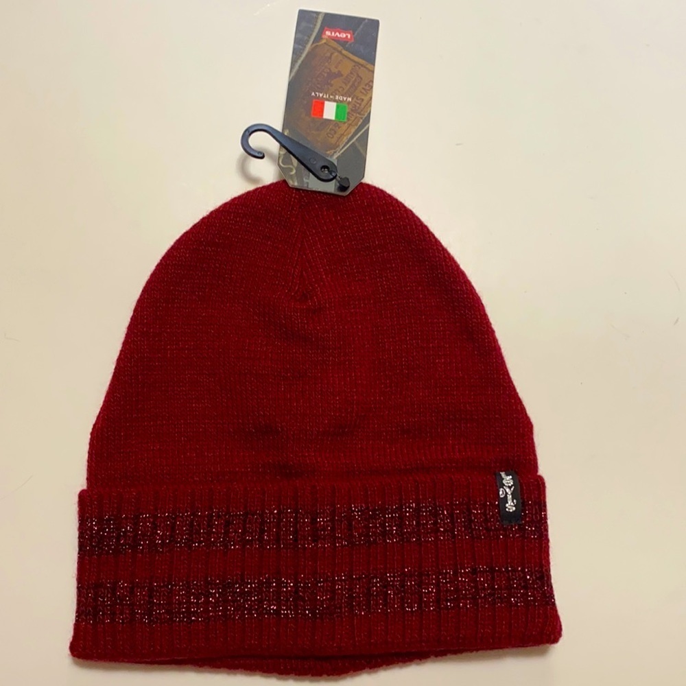 NWT levis red hat one size